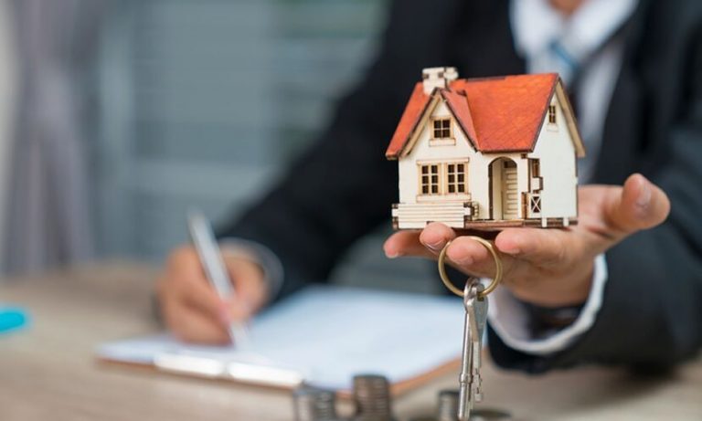 Outsource mortgage assistant Australia vs in-house hiring: Australian broker compares staffing costs, turnaround, and compliance.